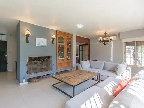 Depto Tipo Casa en Venta de 4 dormitorios