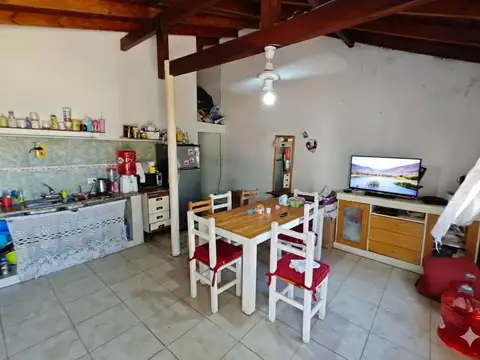 Casa 3 ambientes con 1 baño