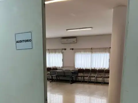 Pedro Lagrave 500, Piso 1°