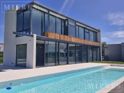 Casa en venta sobre lote a la laguna El Canton Barrio Norte