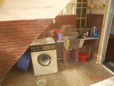 Terreno en venta con Casa más 2 Locales
