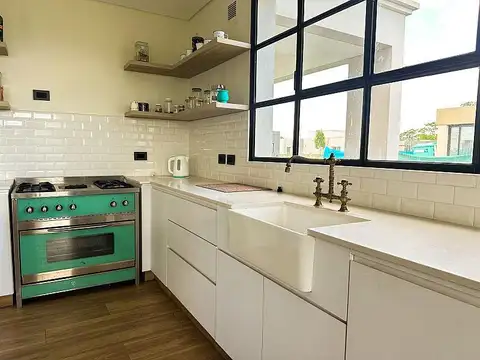 Impecable casa EN VENTA Y ALQUILER en La Magdalena Barrio Privado. Canning, Esteban Echeverría.