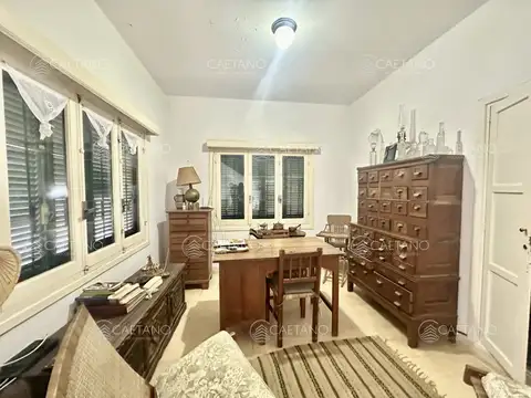 Casa 8 ambientes con 3 baños