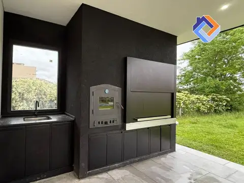 Casa 4 ambientes con 4 baños