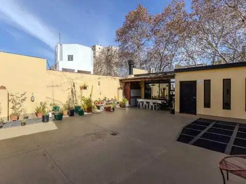VENTA CASA 8 AMB PATIO TERRAZA COCHERAS EN ALMAGRO