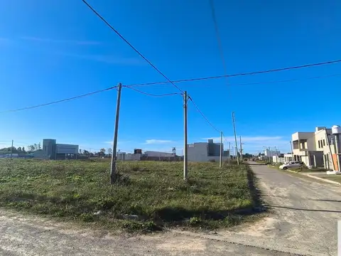 Terreno en Venta en Villa Elvira, USD 18.000