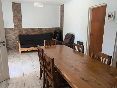 Casa en venta, 3 dormitorios, garaje, parque. Los Hornos, La Plata