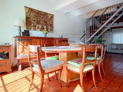 Depto Tipo Casa en Venta de 5 ambientes