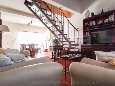 Depto Tipo Casa 5 ambientes con 2 baños