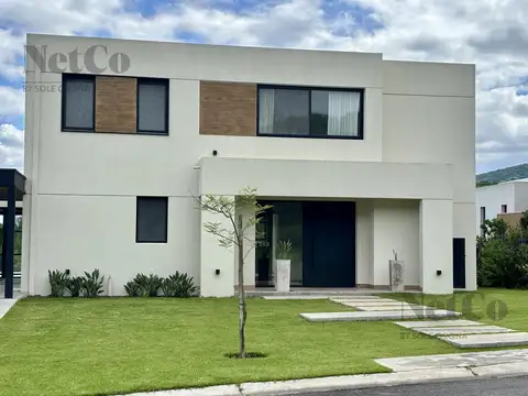 Casa en Venta en San Lorenzo, USD 680.000