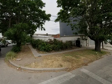 Lote de esquina 284M2 - Av. M. Champagnat y Gascón