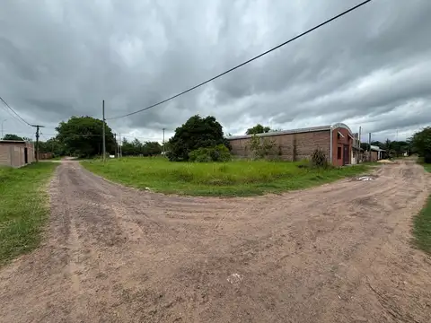 El Terreno Perfecto en la Ciudad Botánica: 800 m2 con Doble Frente para Tus Sueños