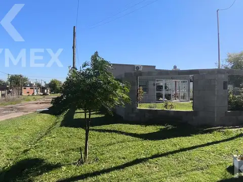 Casa en venta 2 dormitorios, Quincho, parrilla, jardín, cochera | Barrio El Retiro – La Plata