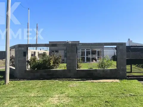 Casa en venta 2 dormitorios, Quincho, parrilla, jardín, cochera | Barrio El Retiro – La Plata