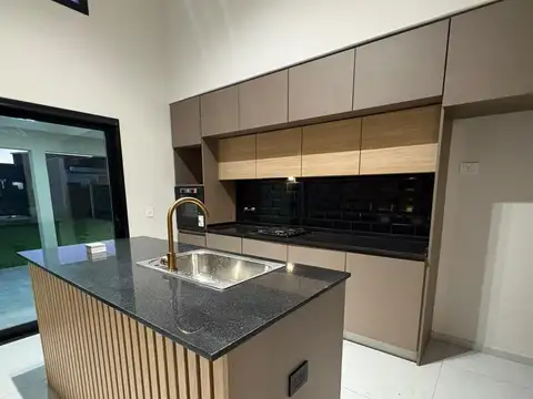Casa en Venta en Funes, USD 290.000