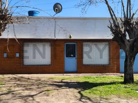 Casa con galpón en venta en La Plata, San Carlos