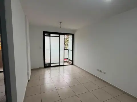 Jeronimo Cortes 700, Piso 1°
