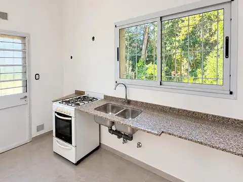 Casa en Venta en Villa Elisa, USD 162.000