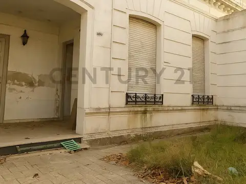 Mariano Moreno 6000, Piso 0