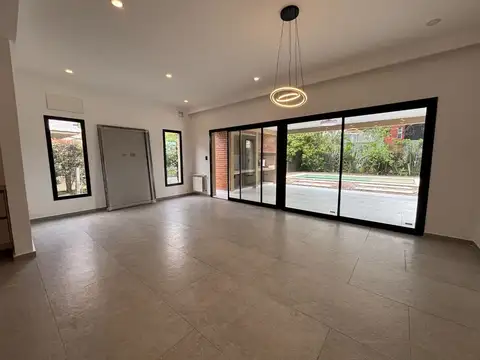 VENTA CASA A ESTRENAR - 4 AMB - LUJAN DEL SOL