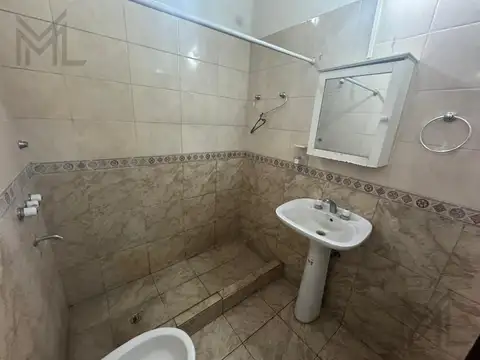 Depto Tipo Casa en Alquiler en Villa Altube, $ 450.000