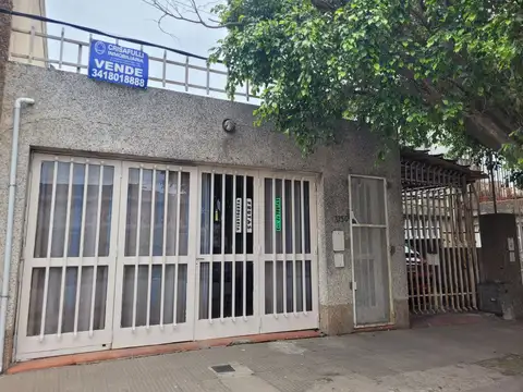 Felipe More 3750. Casa 3 dormitorios con patio