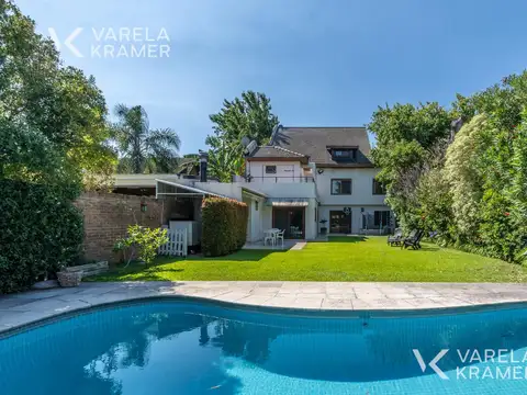 Casa 7 ambientes con 4 baños