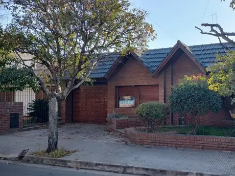 Casa En Venta B° Urca. Jose Barros Pazos 3800