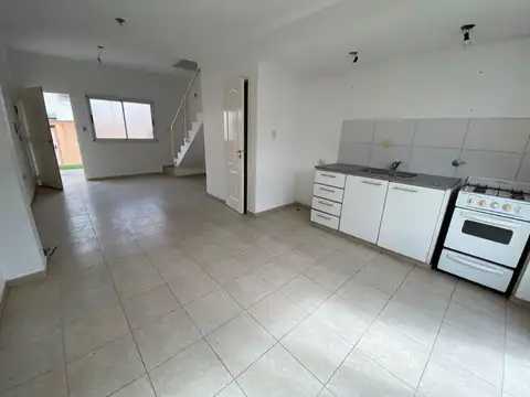 Depto Tipo Casa en Venta en Los Hornos, USD 70.000