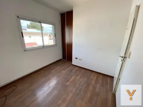 Depto Tipo Casa 3 ambientes con 2 baños