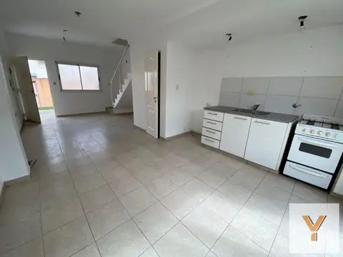 Depto Tipo Casa en Venta en Los Hornos, USD 70.000