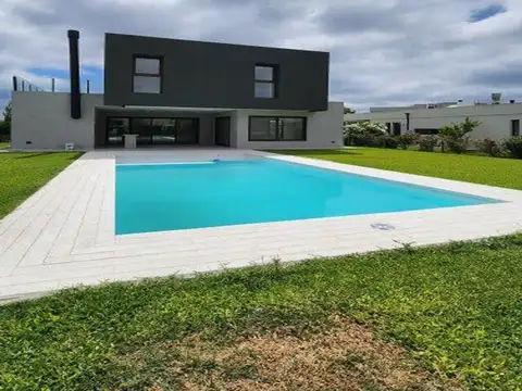 Casa en Venta en Terralagos, USD 620.000