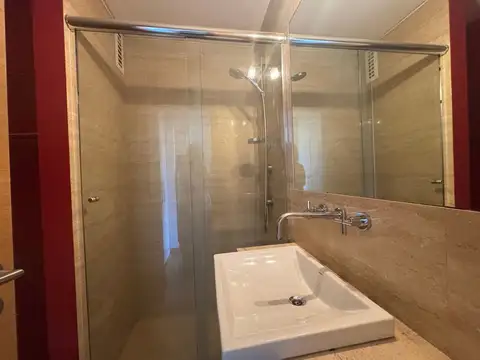 Departamento en Alquiler con 1 cocheras