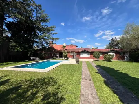 CASA QUINTA QUINCHO BARRIO MONTECARLO, DEL VISO