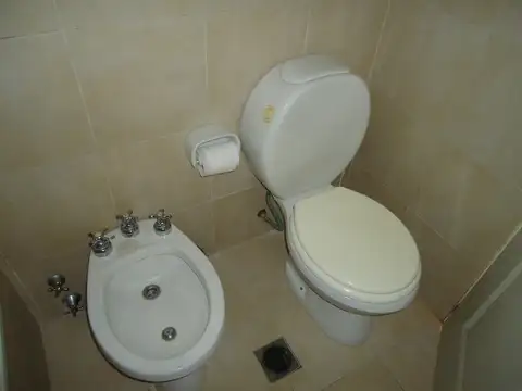 villa urquiza 3 ambientes seminuevo al frente con balcon , bajas expensas, lavadero. impecable . consulte