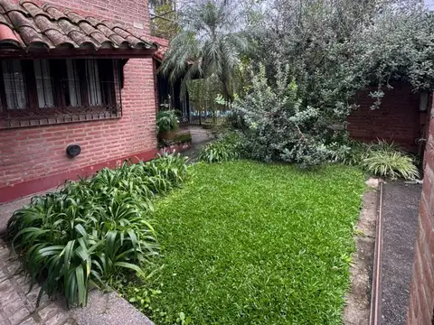 Casa 5 ambientes con 4 baños