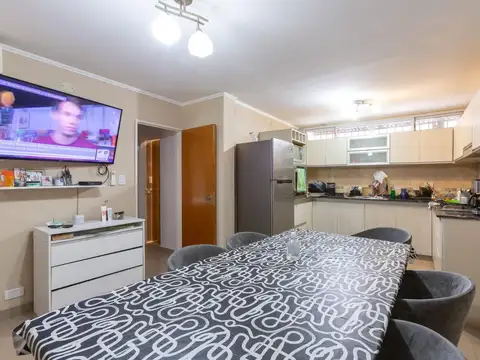 VENTA - CASA DE PASILLO DE CUATRO DORMIORIOS - BARRIO LUDUEÑA