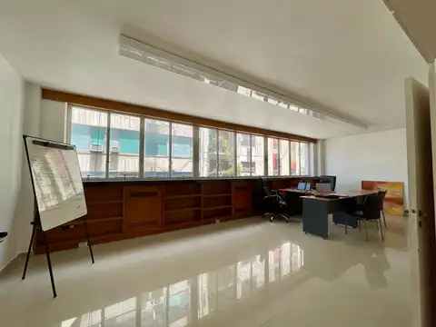 Oficina en Alquiler 60 años