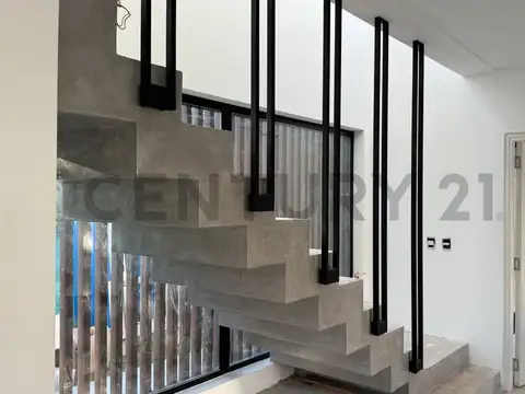 Casa 5 ambientes con 2 baños