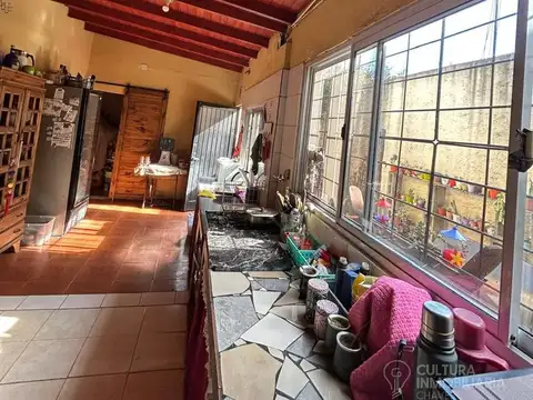 Casa 4 ambientes con 1 baño