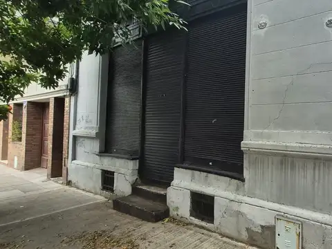 PH Tipo Chorizo con Local Al Fernte Ideal Reciclar y Ampliar en La Paternal