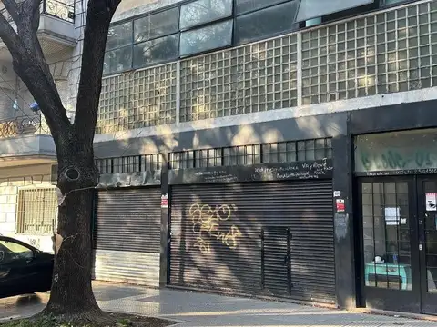 Depósito en alquiler de 479 mts2 con doble altura, ingreso camionetas y oficinas - Roseti 1610, CABA