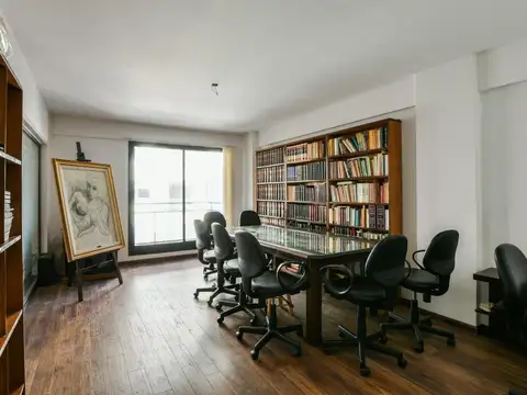 Amplia oficina a la venta en centro de la ciudad de Rosario