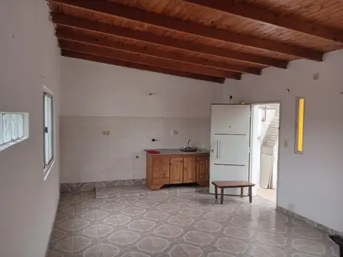 DEPTO PH de 3 ambientes en 1er piso por escalera