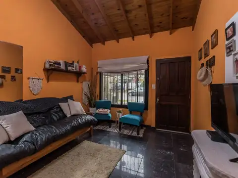 Casa 4 ambientes con 1 baño