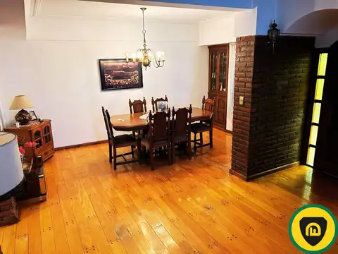 Casa 5 ambientes con 3 baños