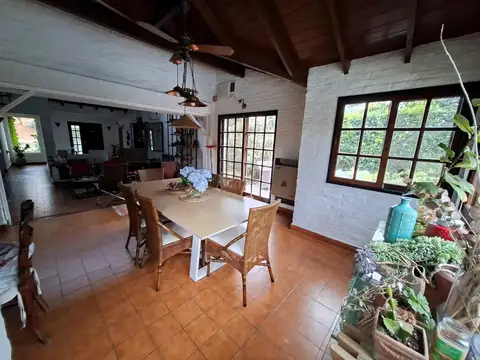 Casa en Alquiler Temporal con 1 cochera