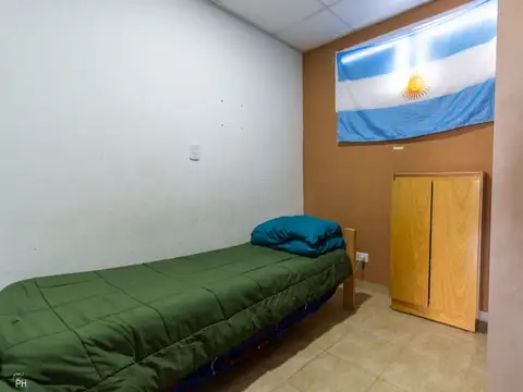VENTA - CASA 2 DORMITORIOS + GALPON ROLDAN
