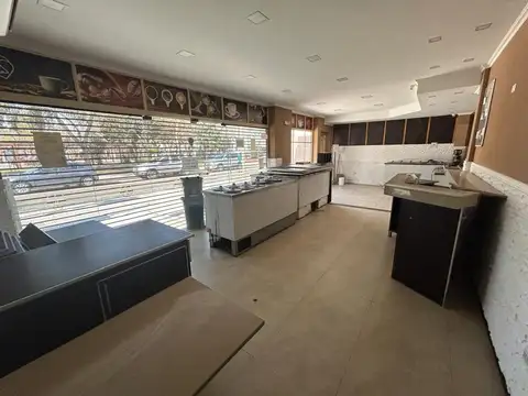 Local en Venta en Villa Adelina, USD 175.000