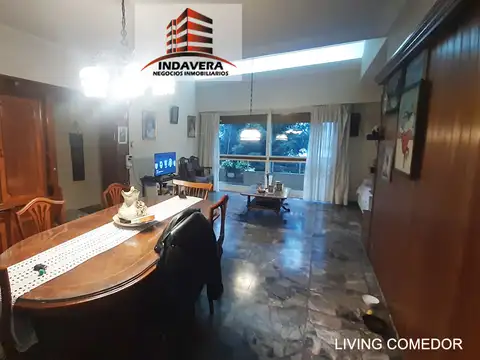 Casa en Venta con 4 cocheras
